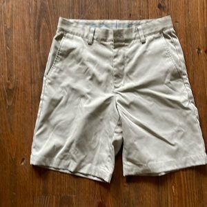 Vineyard Vines Men’s Links Shorts, 28 Waist (small defect)